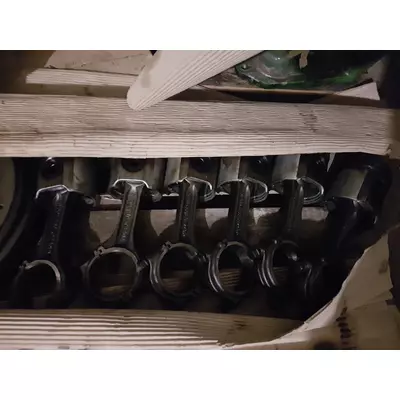комплект шатунів б/у JOHN DEERE SE500498 (AR93341,R71074)